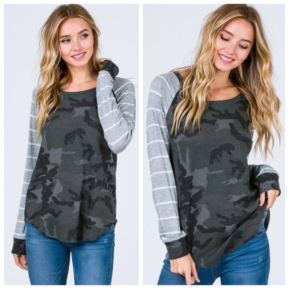 Kallimari Tops - New camo top with striped sleeves